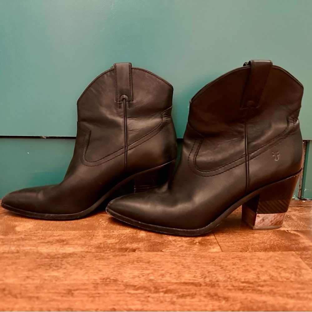Frye Black Leather Heeled Boots with Side Zipper